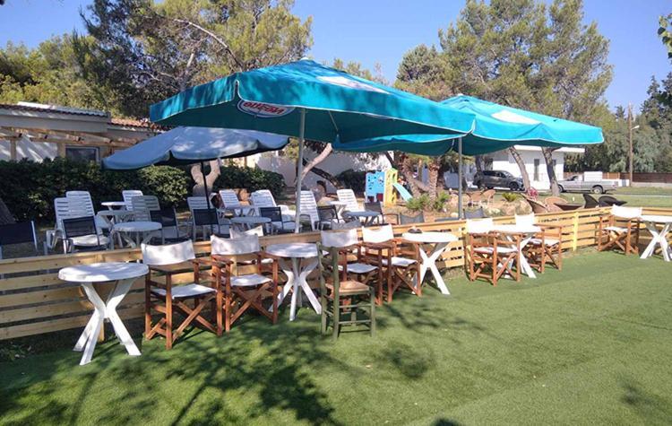 Отель Marzi Beach And Bungalows Коккони Экстерьер фото