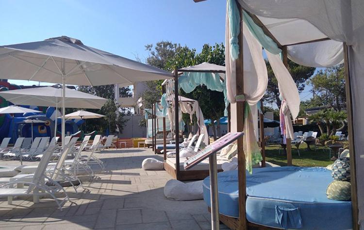 Отель Marzi Beach And Bungalows Коккони Экстерьер фото
