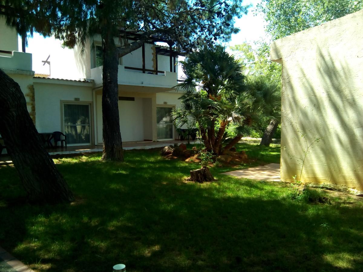 Отель Marzi Beach And Bungalows Коккони Экстерьер фото