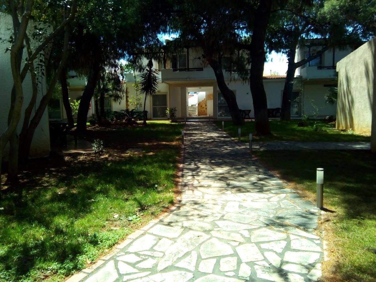 Отель Marzi Beach And Bungalows Коккони Экстерьер фото