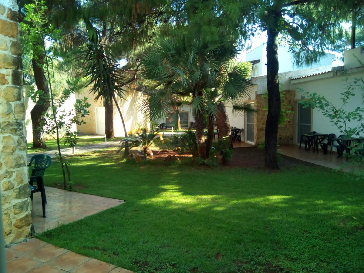 Отель Marzi Beach And Bungalows Коккони Экстерьер фото